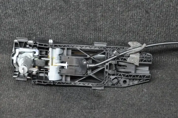 Volkswagen Tiguan (2007 - 2011) 5N0837885G Наружная ручка двери — фото 2
