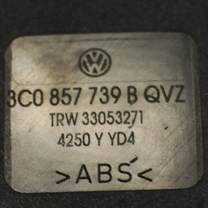Volkswagen PASSAT B6 (2005 - 2010) 3C0857739B Задний средний замок ремня — фото 3