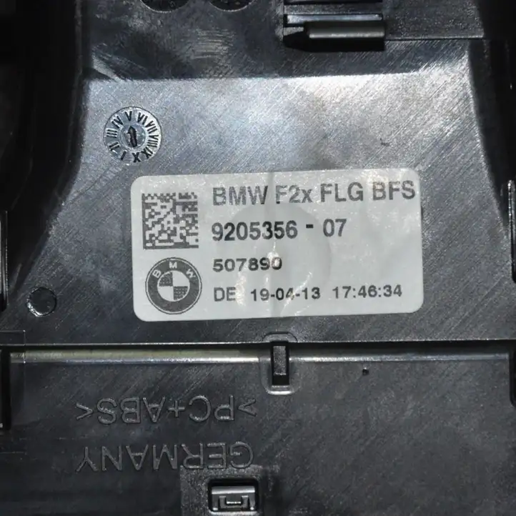 BMW 2 F22 F23 (2013 - 2017) 9205356 Воздушная решетка панели — фото 3