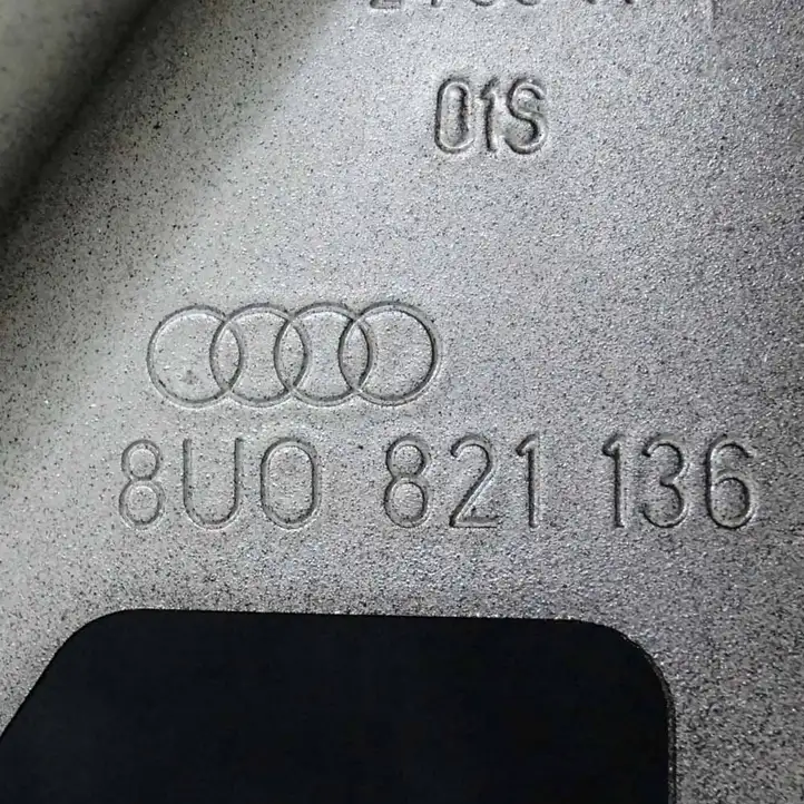Audi Q3 8U (2011 - 2014) 8U0821136 Крепление крыла — фото 3