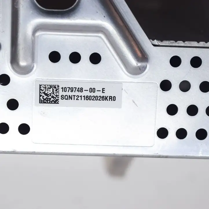 Tesla Model 3 (2017 - 2023) 107974800E Усилитель звука — фото 7