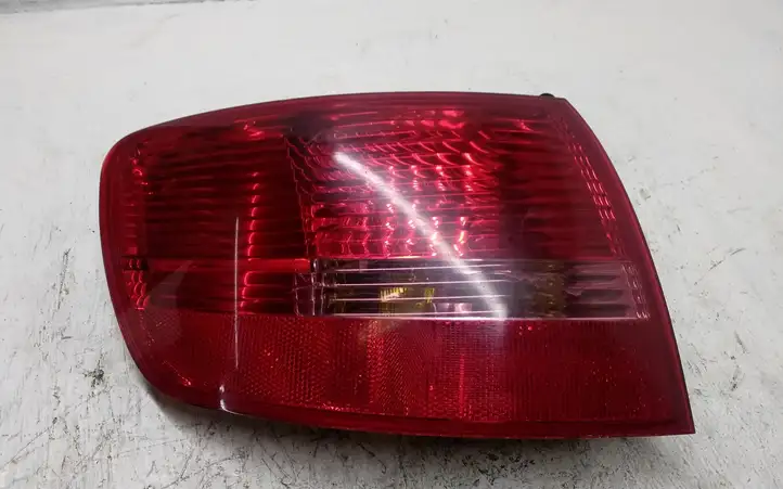 Audi A6 S6 C6 4F (2004 - 2008) 89034302 Задний фонарь в кузове — фото 1