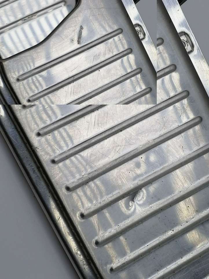 Mercedes-Benz E W211 (2002 - 2009)  A2116900089 Отделка порога багажника