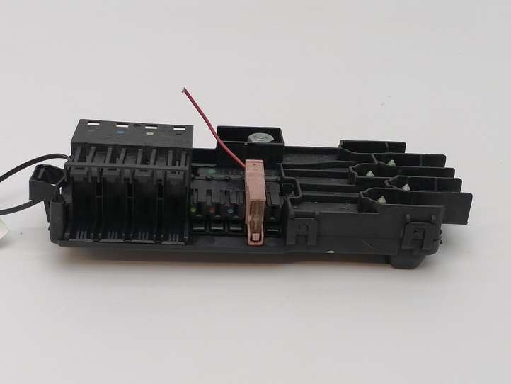 Mercedes-Benz E W211 (2002 - 2009)  2115452301 Узел подключения плюсовых проводов