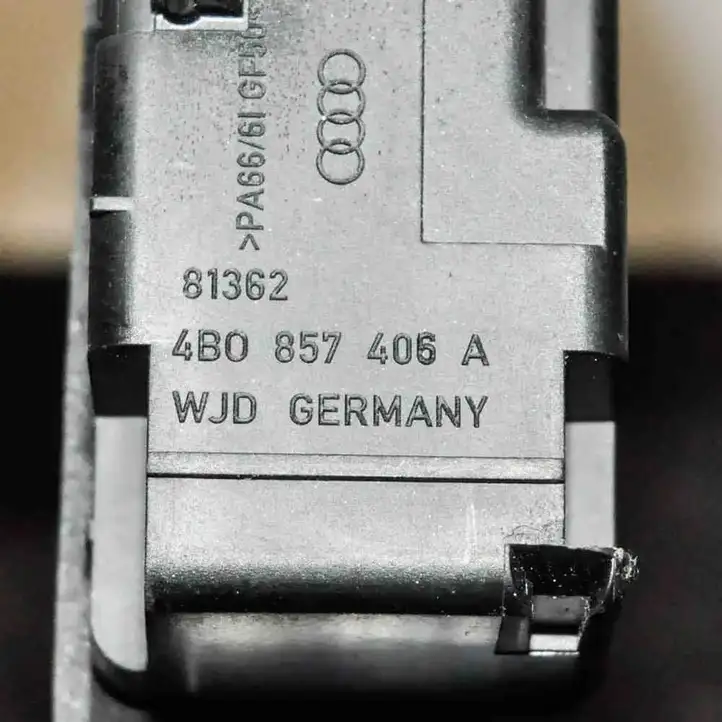 Audi A8 S8 D3 4E (2005 - 2007) 4B0857406A Передняя пепельница — фото 3