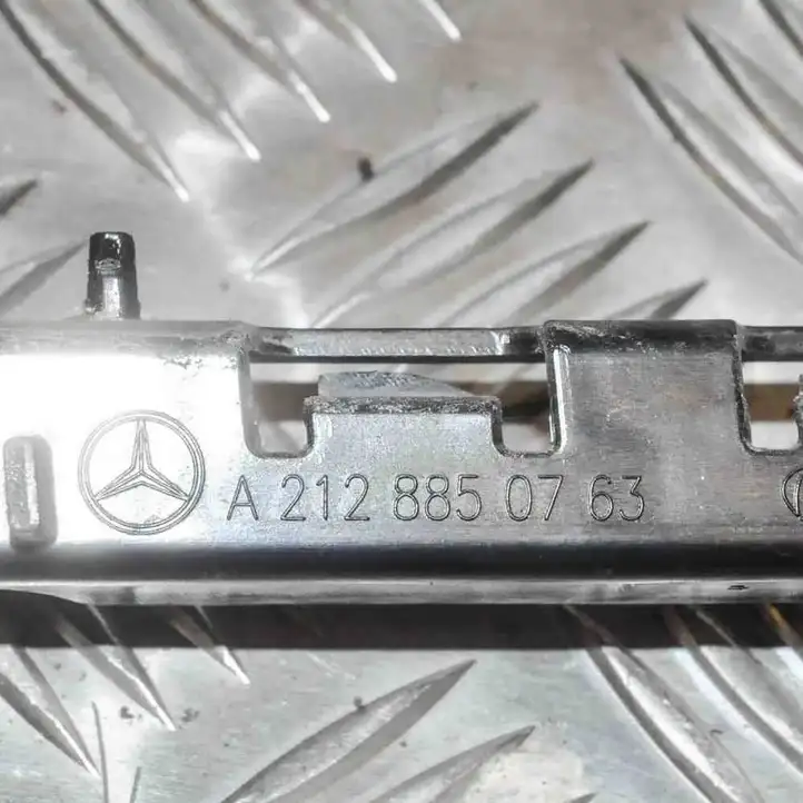 Mercedes-Benz E W212 (2009 - 2016) A2128850763 Кронштейн угловой части бампера — фото 3
