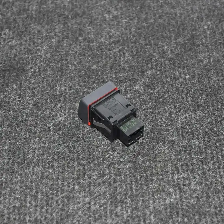 Audi A4 S4 B9 (2015 - 2019) 8W0941509A Кнопка фаркопа в багажнике — фото 2