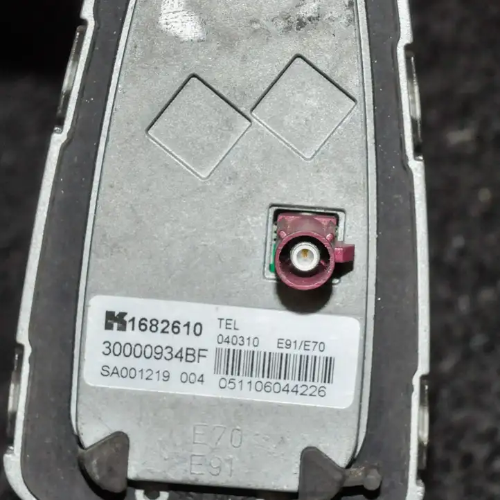 BMW 3 E90 E91 (2005 - 2012) 6940417 GPS антенна — фото 3