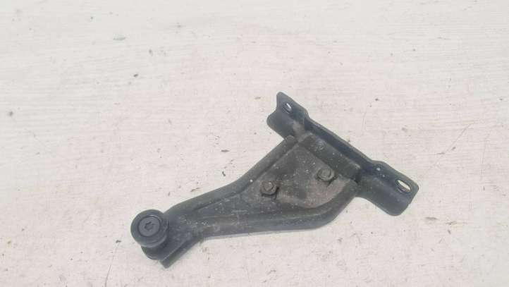 Mazda 5 (2005 - 2010)   Верхняя направляющая ролика / верхняя петля