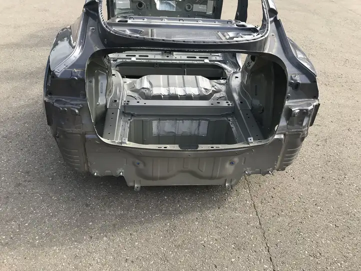 Tesla Model 3 (2017 - 2023) Задняя четверть — фото 2
