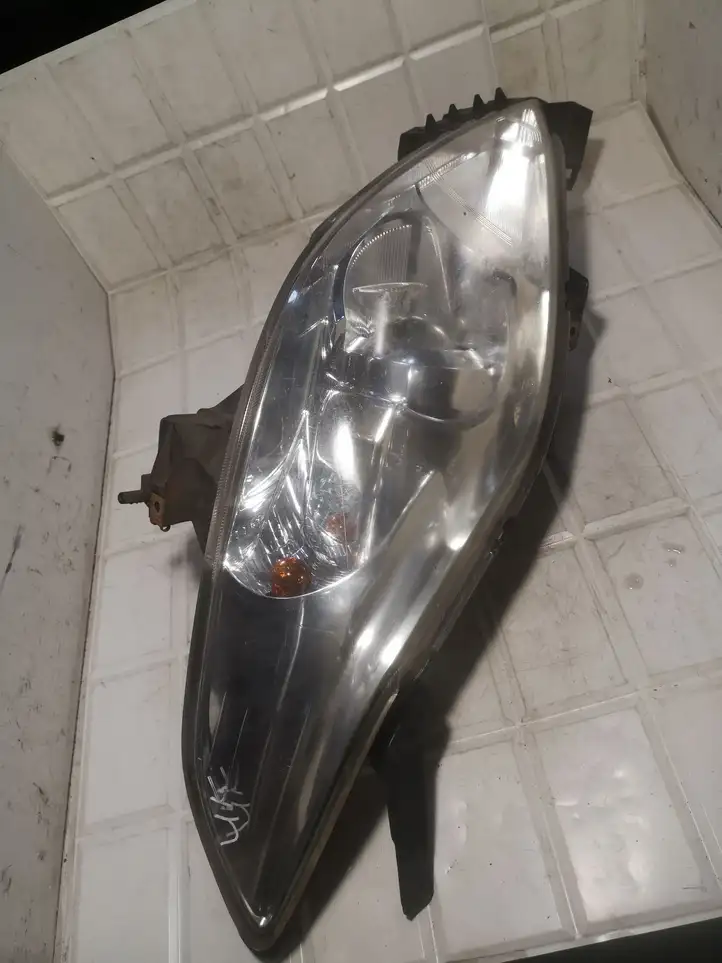 Mazda 5 (2005 - 2010) C23551040 Передняя фара — фото 1