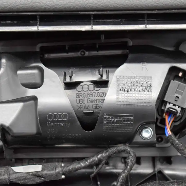Audi Q5 SQ5 (2012 - 2017) 8R0837020 Обшивка передней двери — фото 2