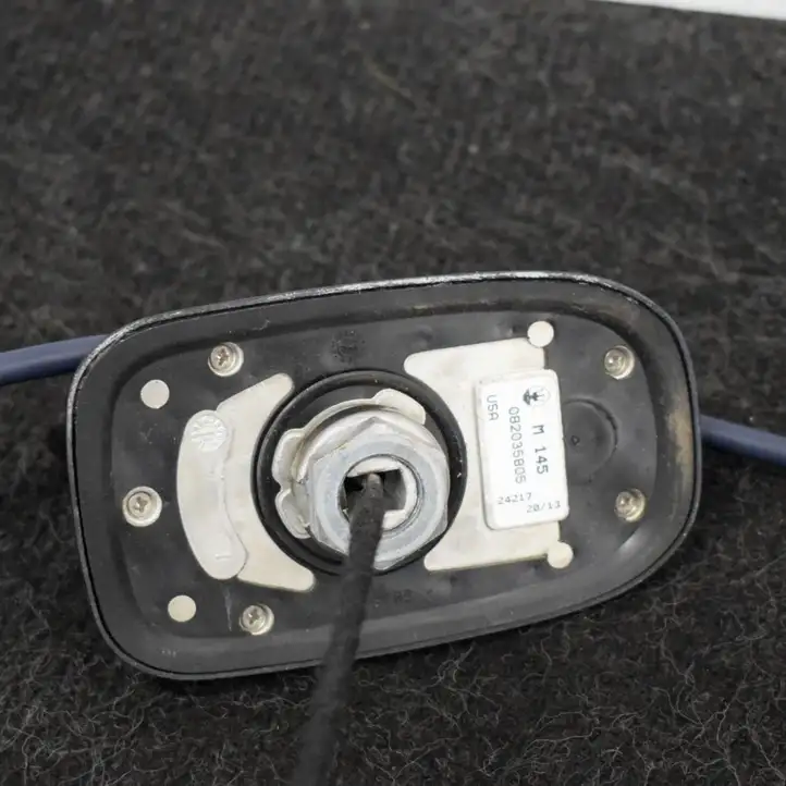 Maserati GranTurismo (2007 - 2019) 082035805 GPS антенна — фото 4