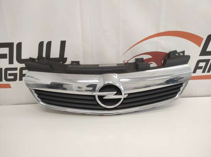 Opel Zafira (2003 - 2006)  13157590 Верхняя решётка