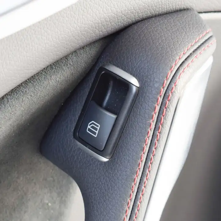 Mercedes-Benz A W176 (2012 - 2018) Обшивка задней двери — фото 3