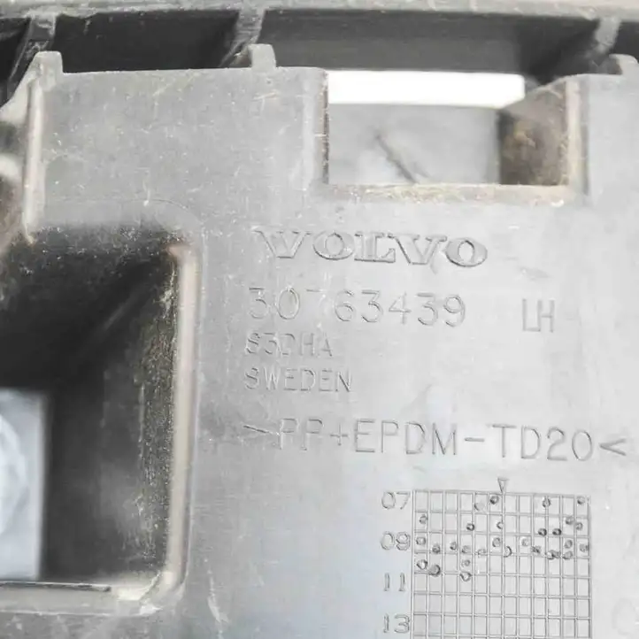 Volvo XC60 (2008 - 2013) 30763439 Кронштейн угловой части бампера — фото 3