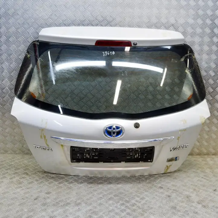 Toyota Yaris (2009 - 2012) 670050D110 Крышка багажника — фото 1