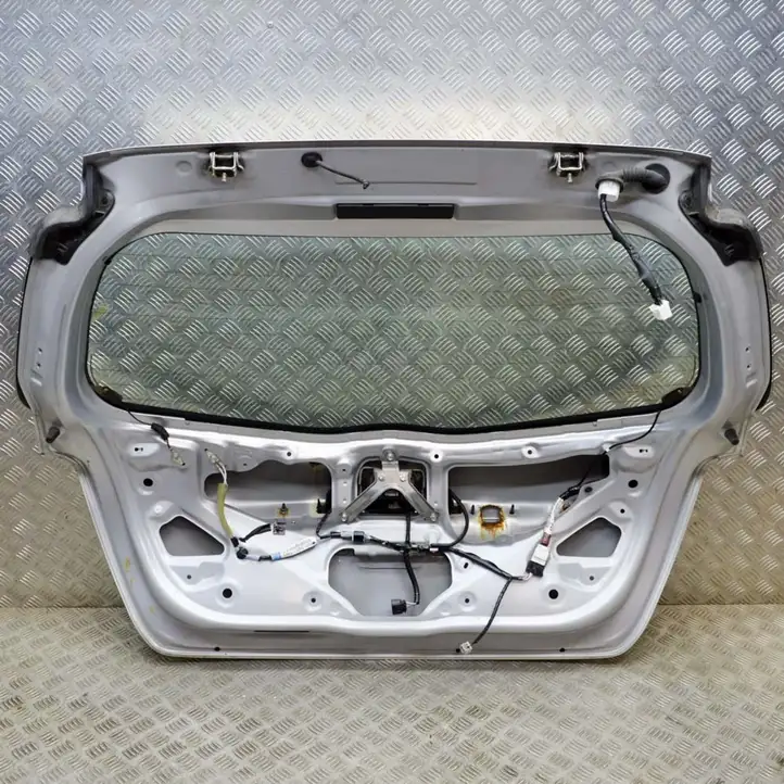 Toyota Yaris (2009 - 2012) 670050D110 Крышка багажника — фото 2