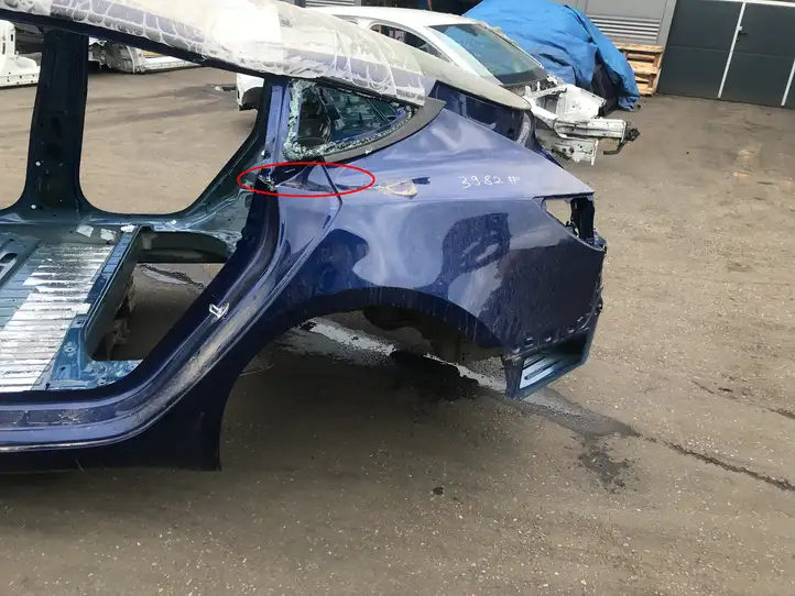 Tesla Model 3 (2017 - 2023) Задняя четверть — фото 1