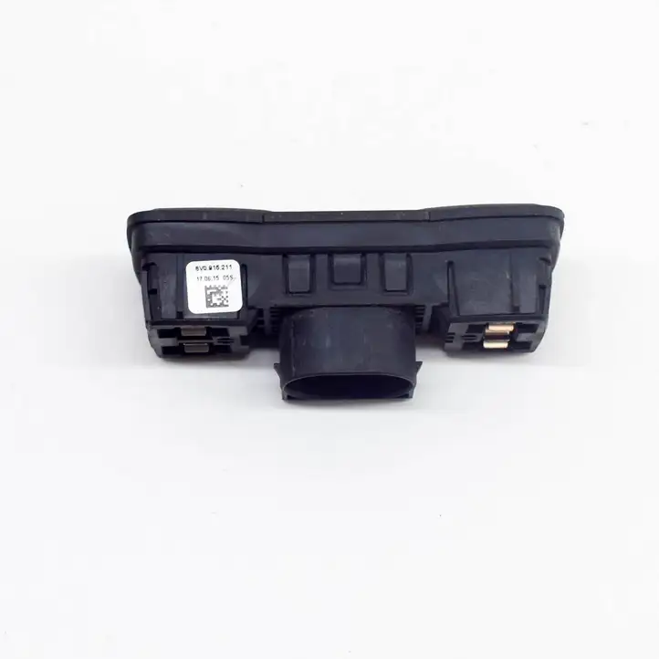 Audi A3/S3 8V (2012 - 2016) 8V0915211 Кнопка фаркопа в багажнике — фото 3