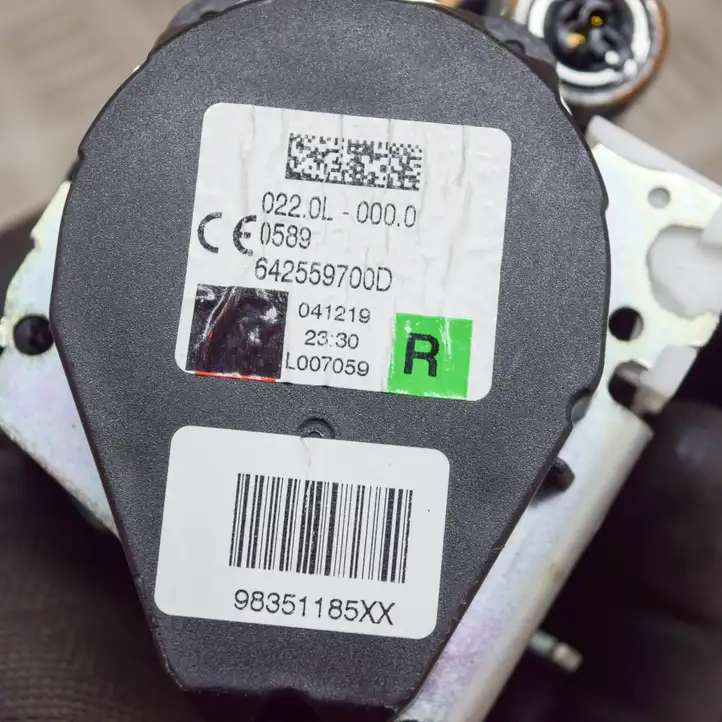 Peugeot 208 (2019 - ) 98351185XX Задний ремень безопасности — фото 5