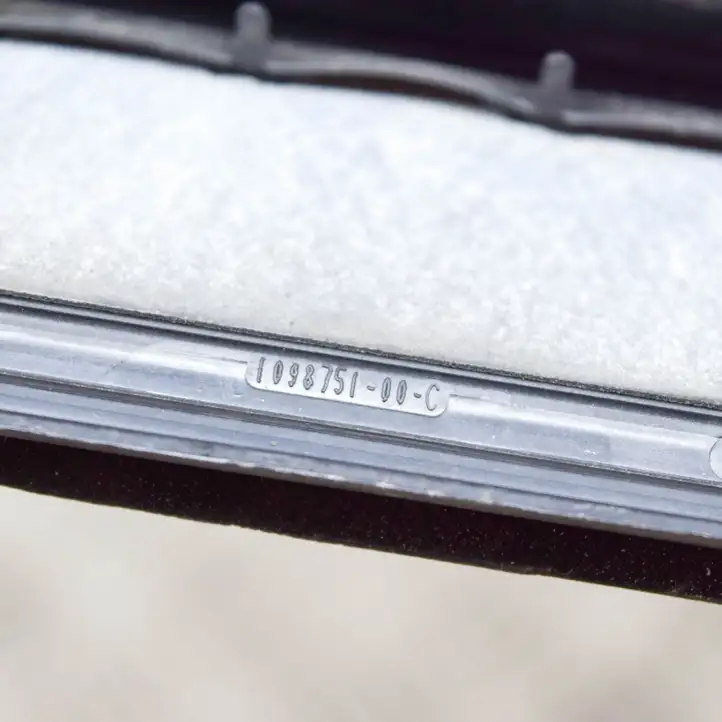 Tesla Model 3 (2017 - 2023) 109875100C Вентиляционная решетка кузова — фото 6