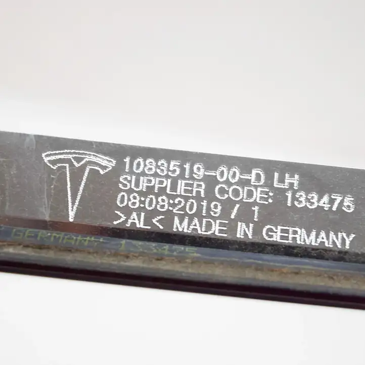 Tesla Model 3 (2017 - 2023) 108351900D Молдинг крыши — фото 3