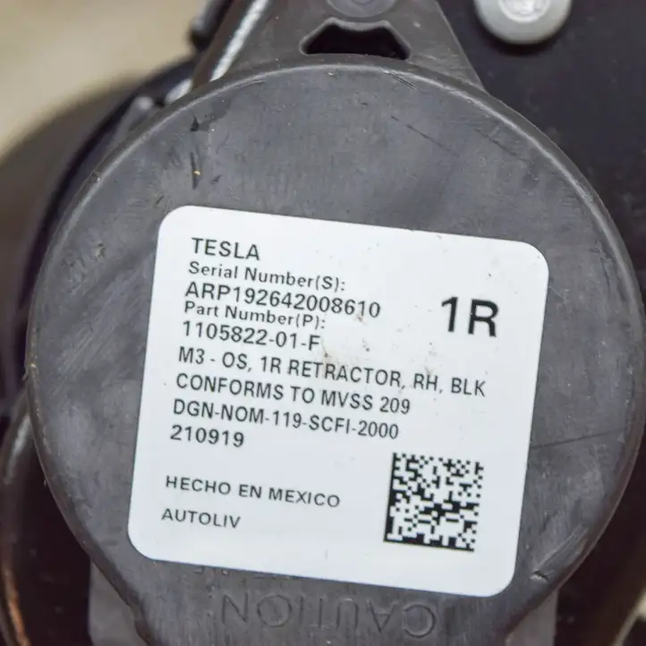 Tesla Model 3 (2017 - 2023) 110582201F Передний ремень безопасности — фото 6