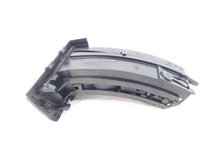 BMW X3 E83 (2003 - 2010)  3418359 Передний держатель чашки