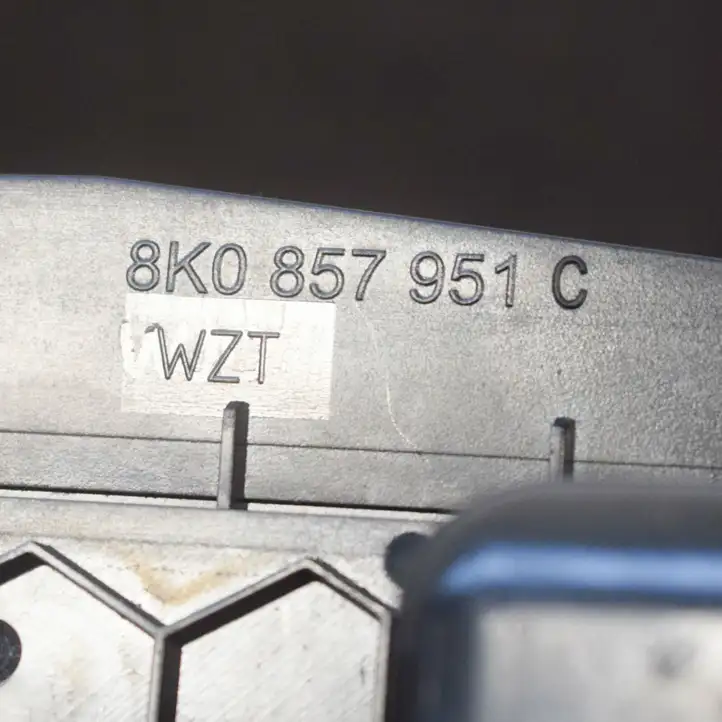 Audi A5 8T 8F (2011 - 2016) 8K0857951C Передняя пепельница — фото 4