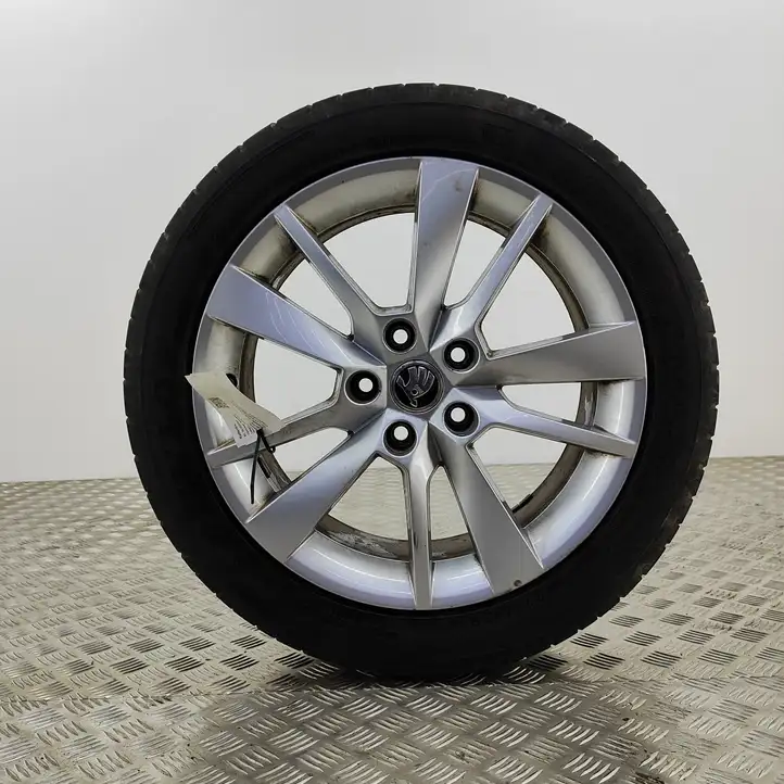 Skoda Octavia Mk4 (2019 - ) 5E0601025BG — фото 1