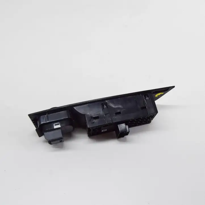 Skoda Kamiq (2019 - ) 5G0959857D Кнопка стеклоподъемников — фото 7