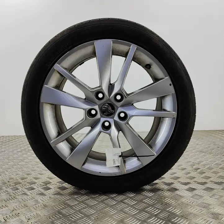 Skoda Octavia Mk4 (2019 - ) 5E0601025BG — фото 1
