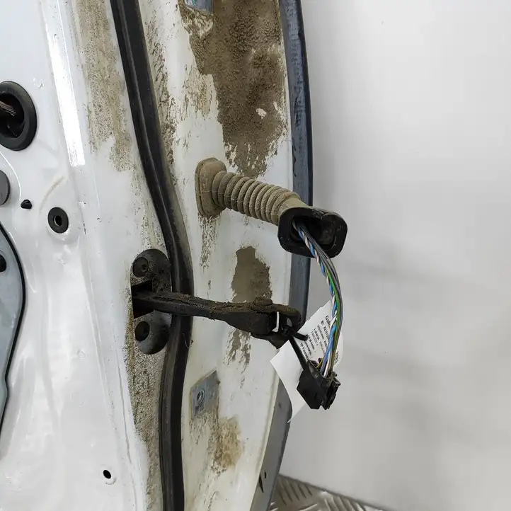 Skoda Yeti (5L) (2009 - 2012) 5L083331 Задняя дверь — фото 5