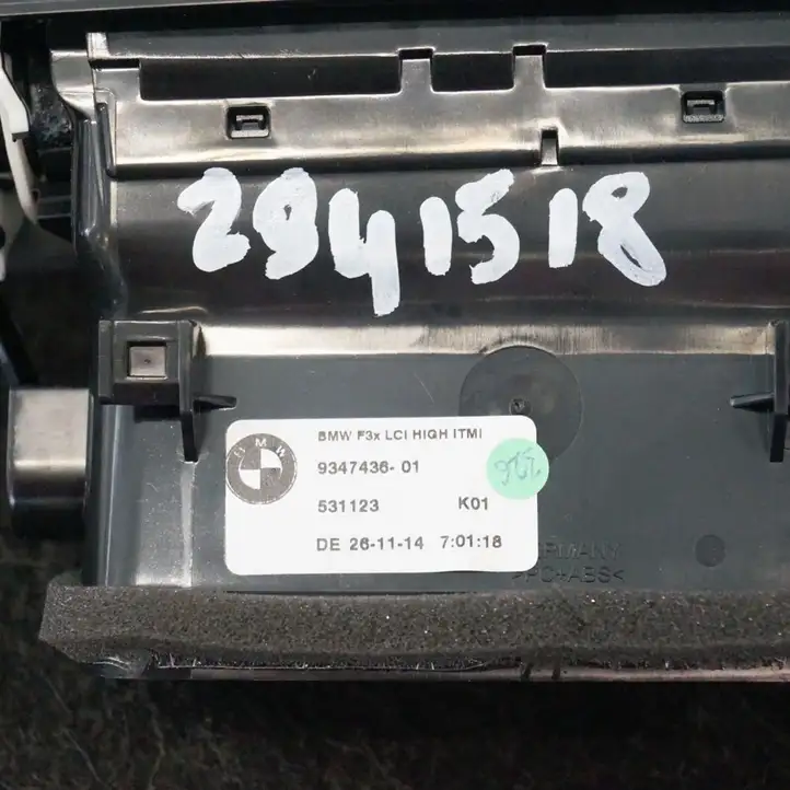 BMW 3 F30 F35 F31 (2012 - 2018) 934743627648710 Воздушная решетка панели — фото 4