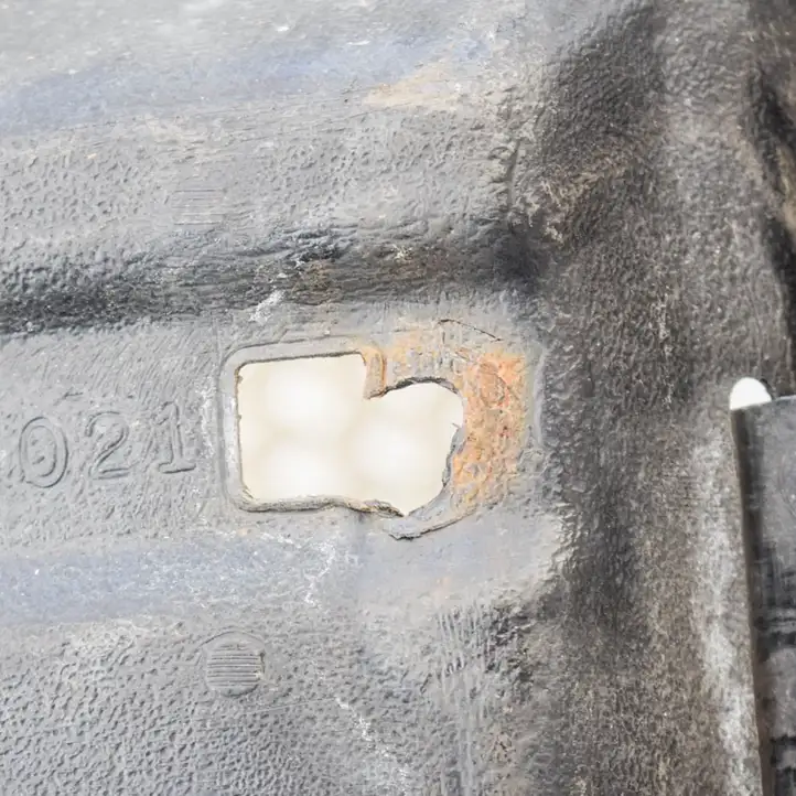 Toyota Prius (NHW20) (2003 - 2009) 5144147021 Защита двигателя — фото 4