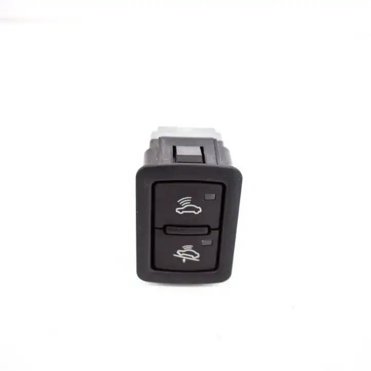 Audi A3/S3 8P (2008 - 2013) 4F0962109 Кнопка фаркопа в багажнике — фото 1
