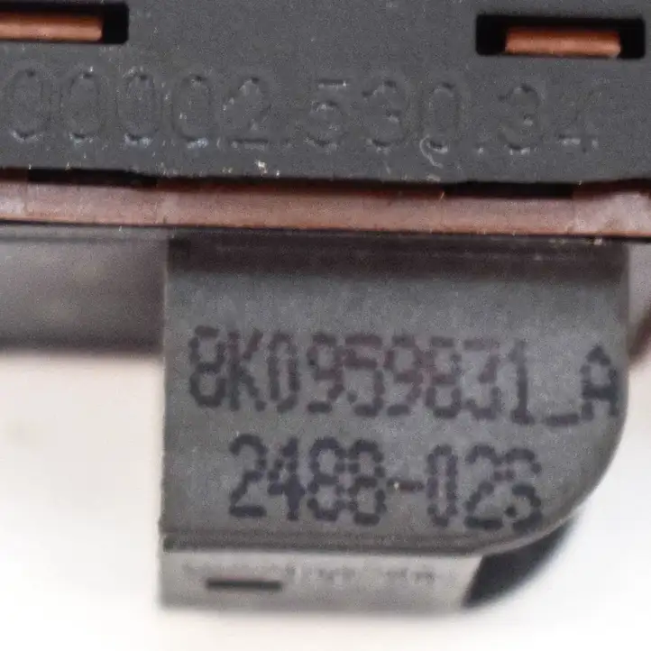 Audi A5 8T 8F (2007 - 2011) 8K0959831A Кнопка фаркопа в багажнике — фото 4