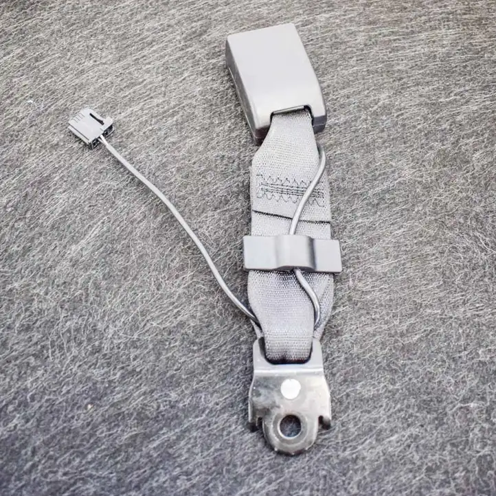 Opel Mokka (2012 - 2016) 95352226 Замок заднего ремня — фото 1