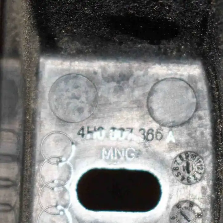 Audi A8 S8 D4 4H (2010 - 2014) 4H0807366A Кронштейн заднего бампера — фото 3