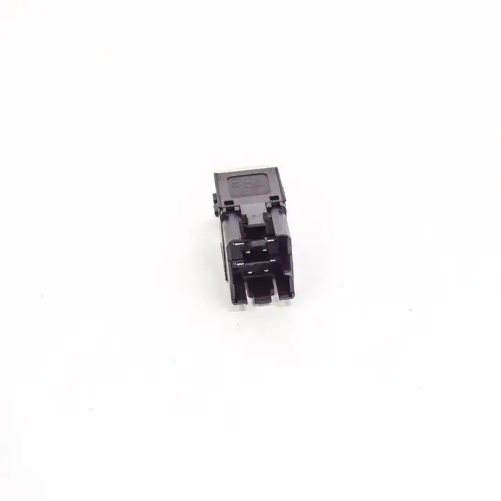 Volkswagen PASSAT B6 (2005 - 2010) 3C0953509A Кнопка фаркопа в багажнике — фото 2