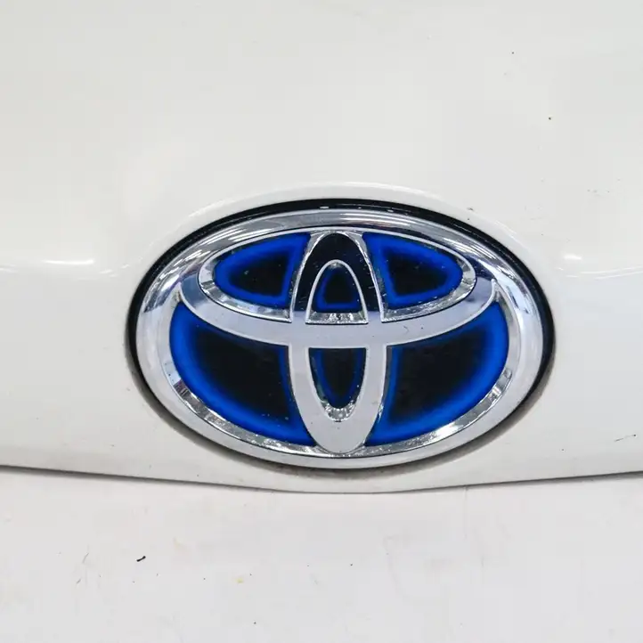 Toyota RAV 4 (XA40) (2012 - 2018) 7683942030 Эмблема производителя — фото 2