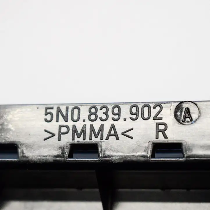 Volkswagen Tiguan (2011 - 2016) 5N0839902A Накладка стекла задней двери — фото 6