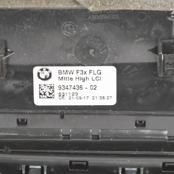 BMW 3 F30 F35 F31 (2012 - 2018) Воздушная решетка панели — фото 8