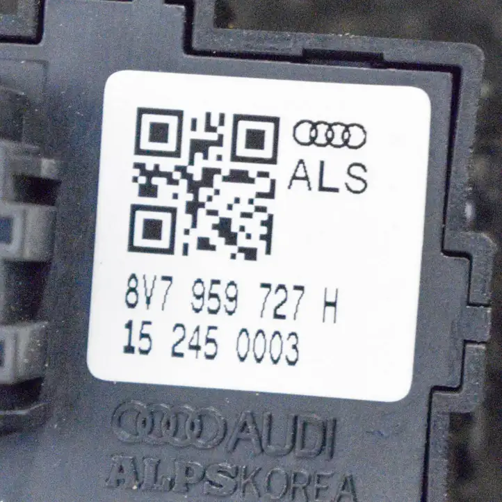 Audi A3/S3 8V (2012 - 2016) 8V7959727H Кнопка фаркопа в багажнике — фото 4