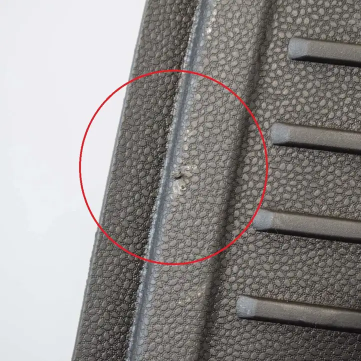 Ford Fiesta (2013 - 2017) Отделка порога багажника — фото 4