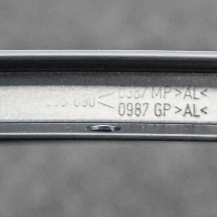 Mercedes-Benz C W205 (2014 - 2021) A2056900387 Накладка стекла задней двери — фото 3