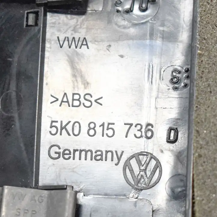 Volkswagen Golf VI (2009 - 2013) Воздушная решетка панели — фото 6