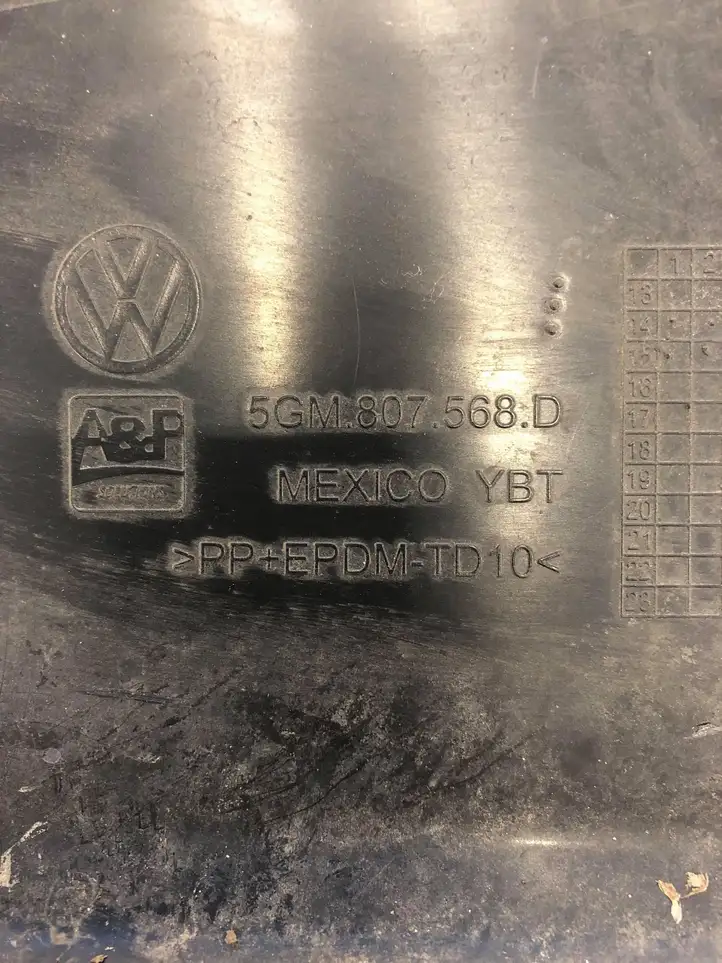 Volkswagen Golf VII (2013 - 2019) 5GM807568D Нижняя часть переднего бампера — фото 9
