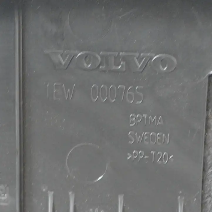 Volvo V70 (2007 - 2013) Обшивка багажника — фото 6